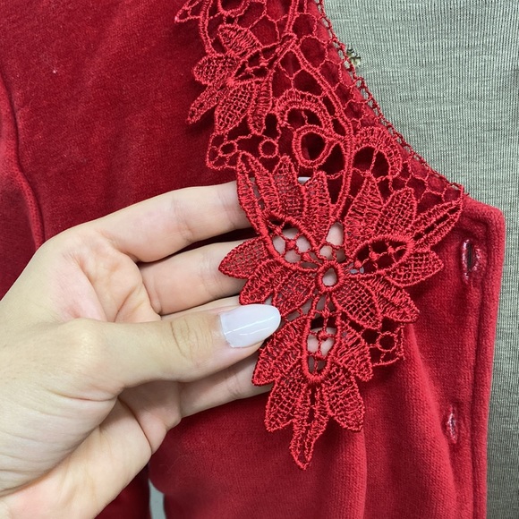 Handmade cardigan vest red velvet with lace - Picture 4 of 4